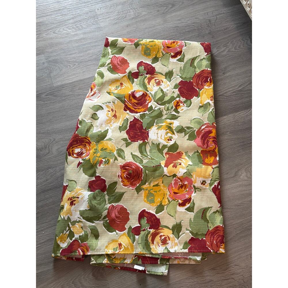 Food Network Market Garden floral tablecloth 118x58” oblong